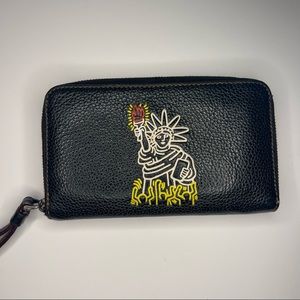 Coach x Keith Haring ⚡️ Statue of Liberty wristlet wallet